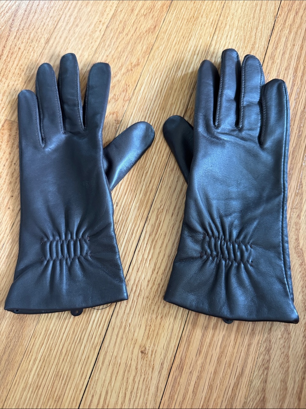 Women’s leather gloves NEW